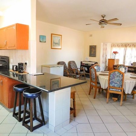Mama Mia Cottages Oslo Beach Порт-Шепстон Экстерьер фото
