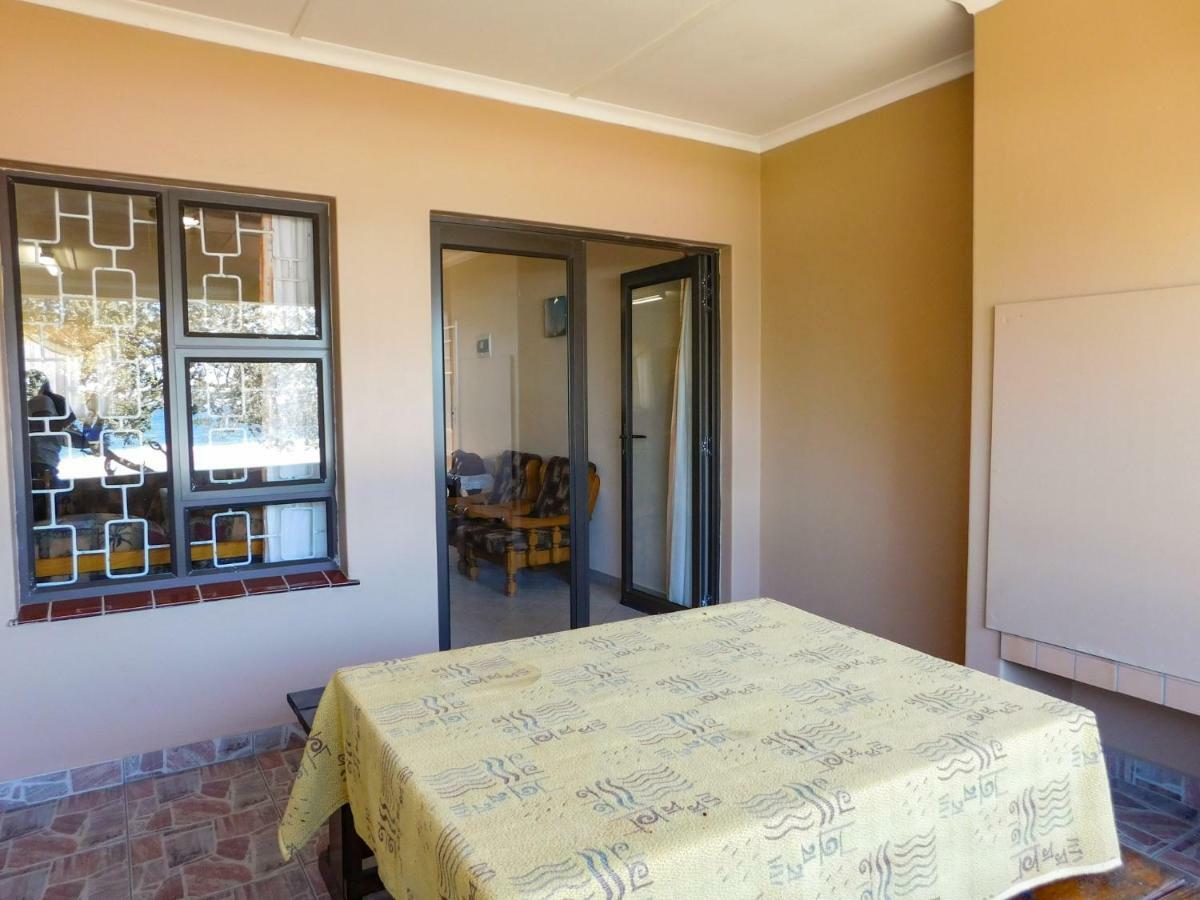 Mama Mia Cottages Oslo Beach Порт-Шепстон Экстерьер фото