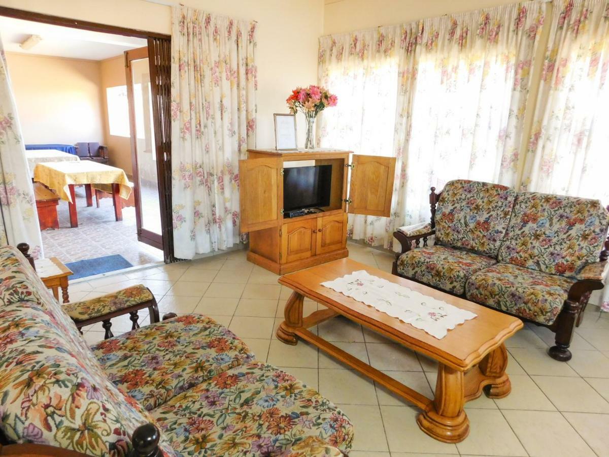 Mama Mia Cottages Oslo Beach Порт-Шепстон Экстерьер фото
