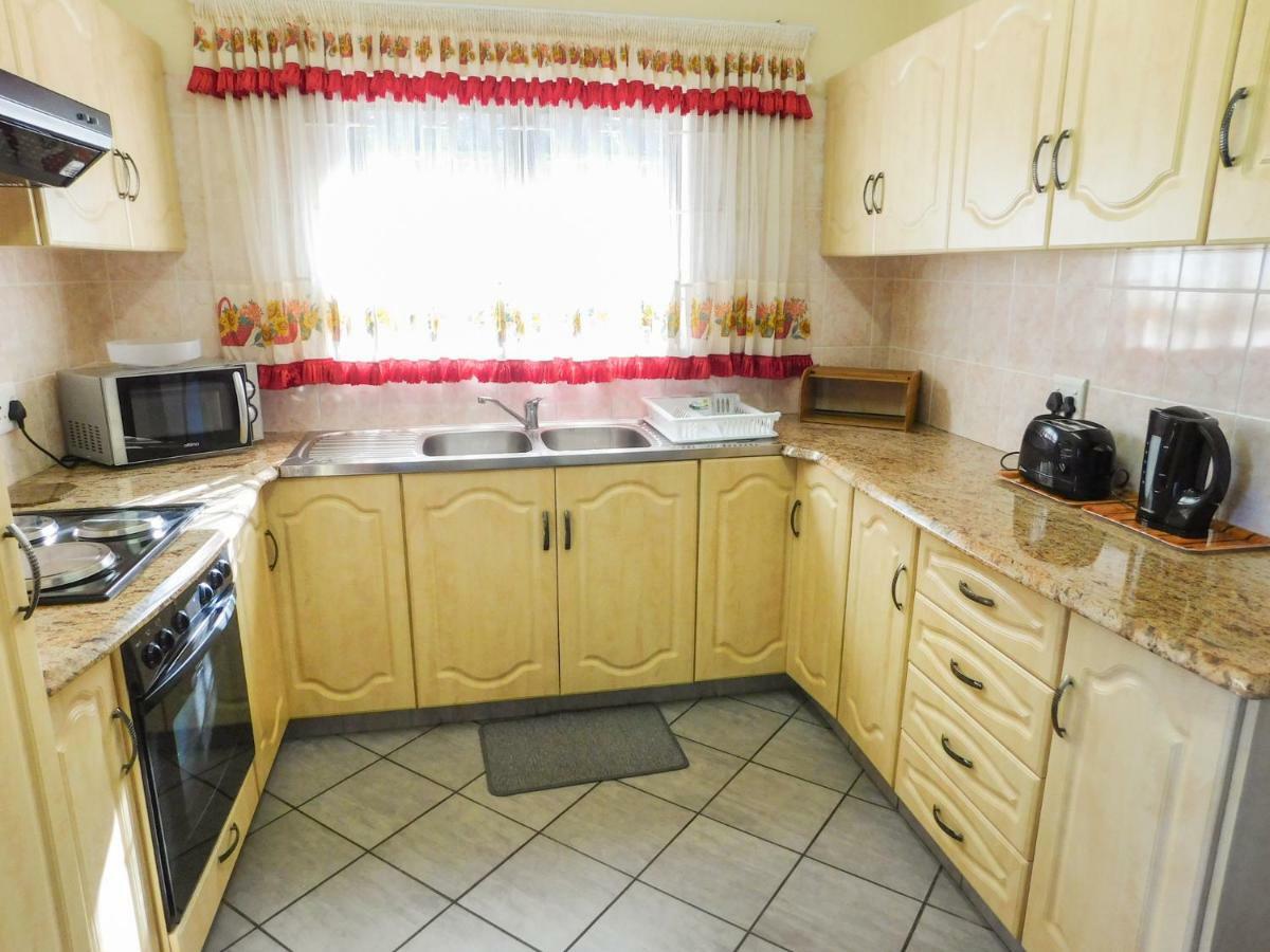 Mama Mia Cottages Oslo Beach Порт-Шепстон Экстерьер фото