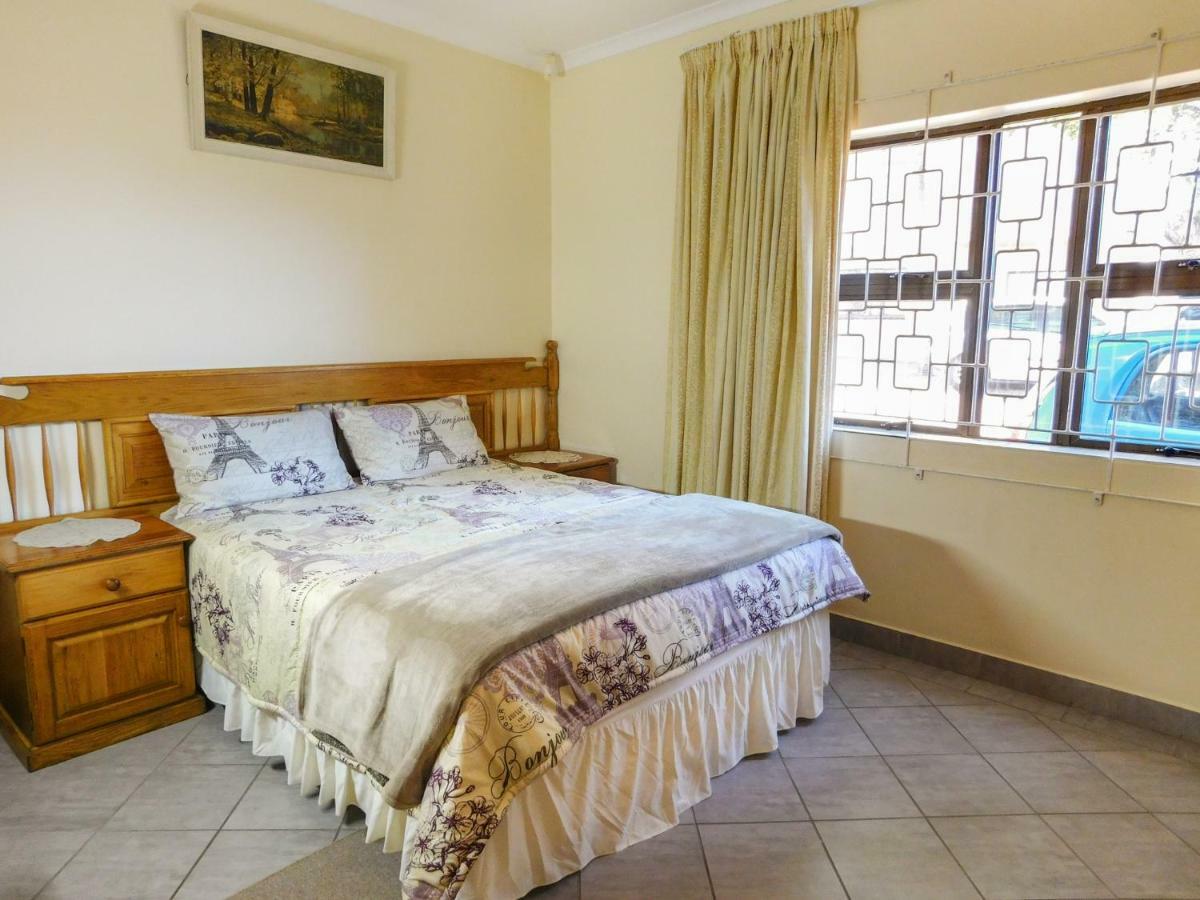 Mama Mia Cottages Oslo Beach Порт-Шепстон Экстерьер фото