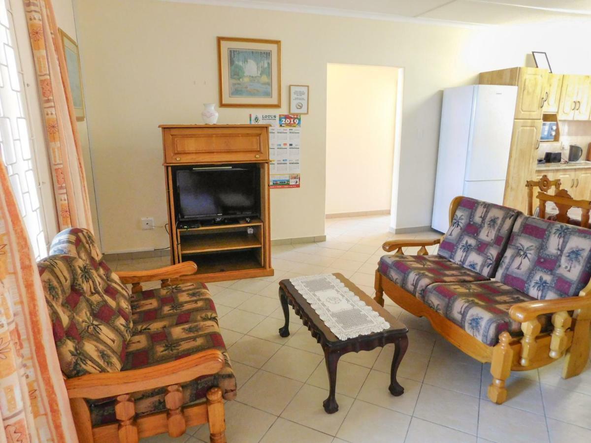 Mama Mia Cottages Oslo Beach Порт-Шепстон Экстерьер фото