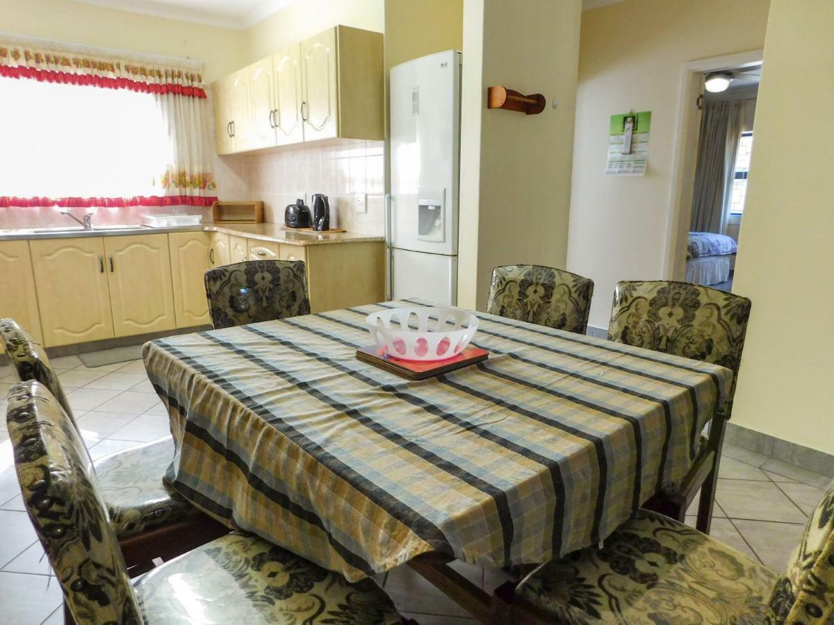 Mama Mia Cottages Oslo Beach Порт-Шепстон Экстерьер фото