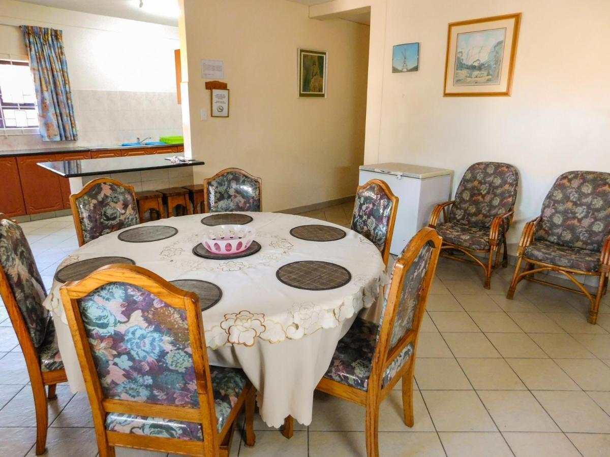 Mama Mia Cottages Oslo Beach Порт-Шепстон Экстерьер фото